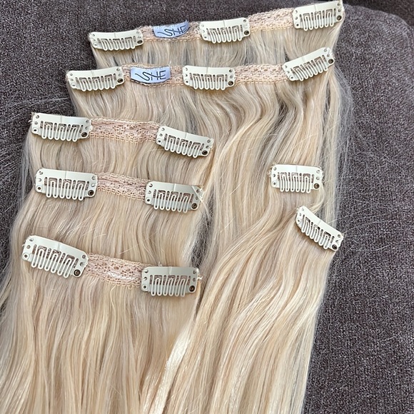 - New 22” Beyond the Beauty 100% human hair extensions - Picture 10 of 10